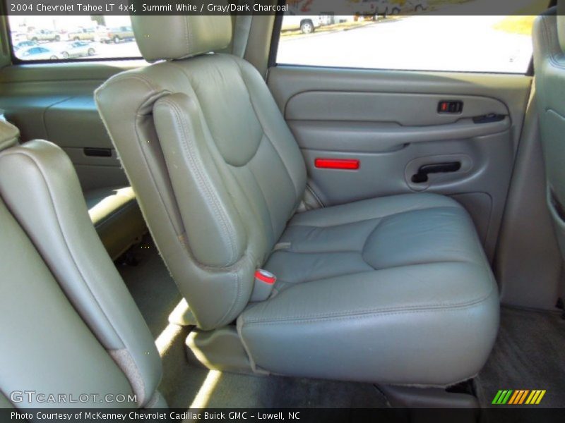 Summit White / Gray/Dark Charcoal 2004 Chevrolet Tahoe LT 4x4