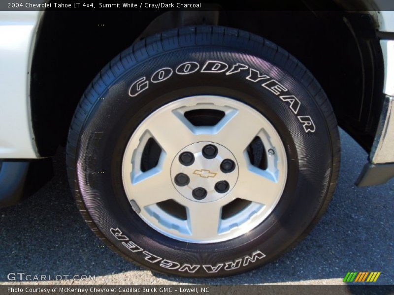 Summit White / Gray/Dark Charcoal 2004 Chevrolet Tahoe LT 4x4