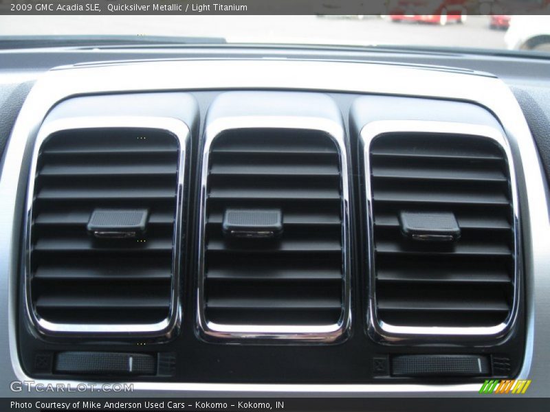 Quicksilver Metallic / Light Titanium 2009 GMC Acadia SLE