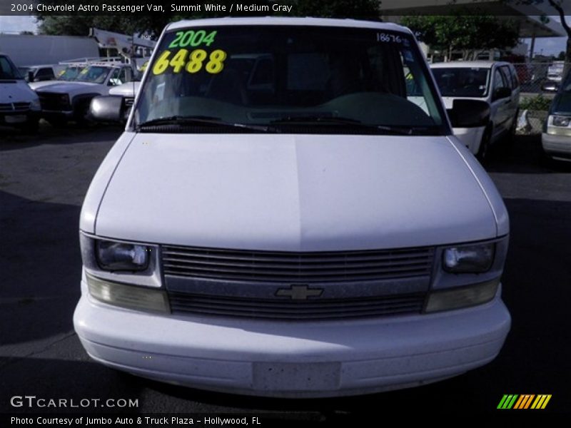 Summit White / Medium Gray 2004 Chevrolet Astro Passenger Van