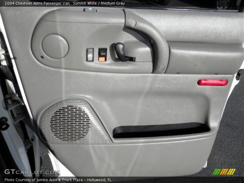 Summit White / Medium Gray 2004 Chevrolet Astro Passenger Van