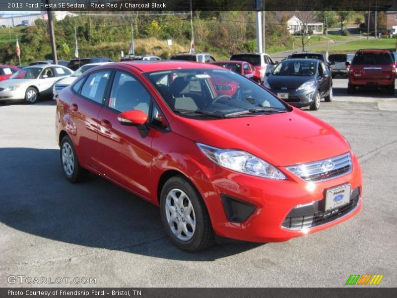 Race Red / Charcoal Black 2013 Ford Fiesta SE Sedan
