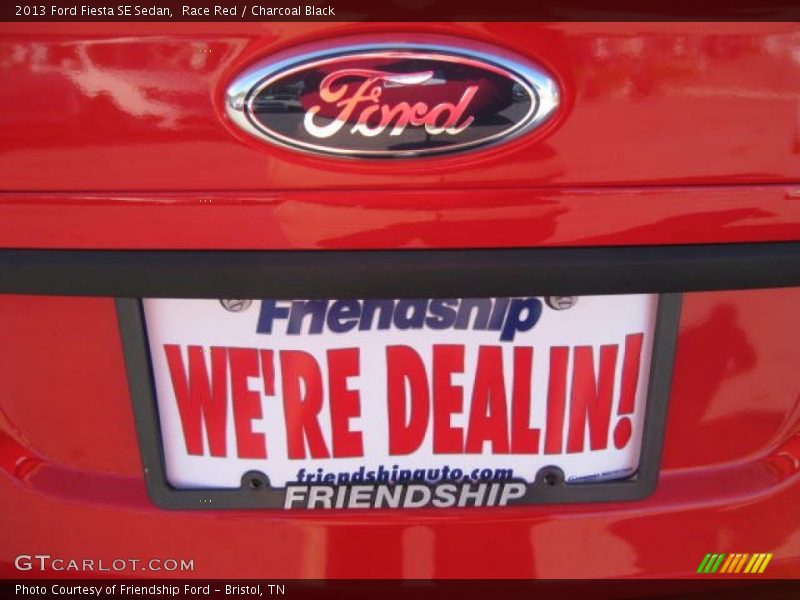 Race Red / Charcoal Black 2013 Ford Fiesta SE Sedan