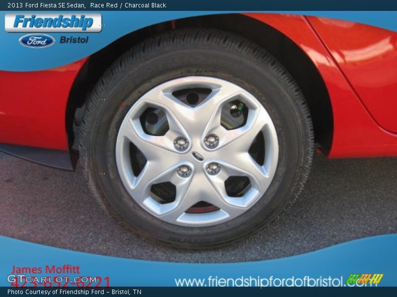 Race Red / Charcoal Black 2013 Ford Fiesta SE Sedan