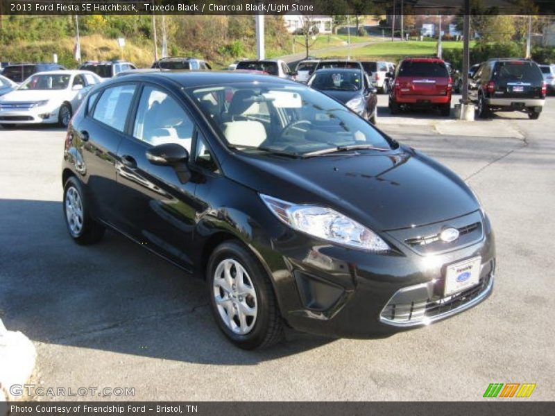 Tuxedo Black / Charcoal Black/Light Stone 2013 Ford Fiesta SE Hatchback