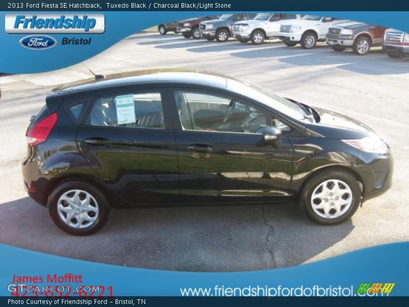 Tuxedo Black / Charcoal Black/Light Stone 2013 Ford Fiesta SE Hatchback