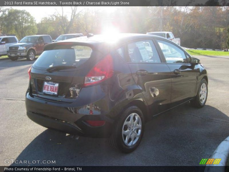 Tuxedo Black / Charcoal Black/Light Stone 2013 Ford Fiesta SE Hatchback