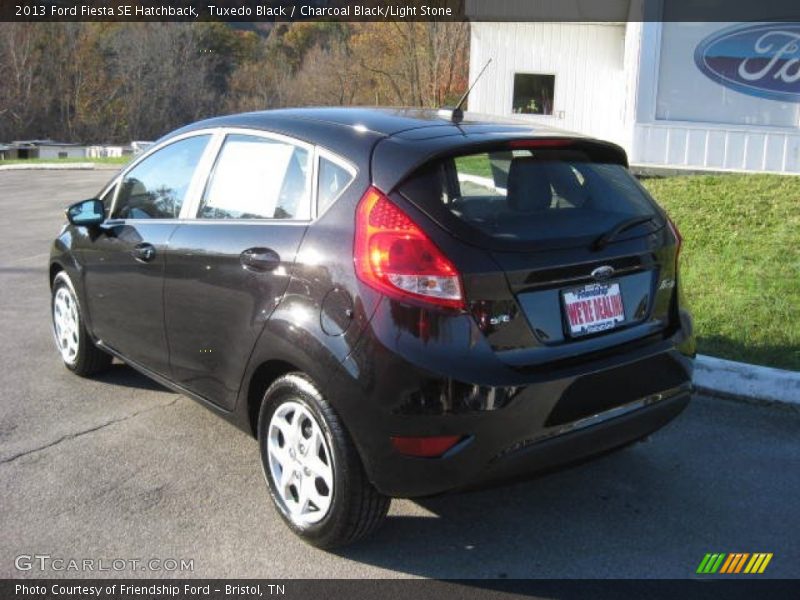 Tuxedo Black / Charcoal Black/Light Stone 2013 Ford Fiesta SE Hatchback