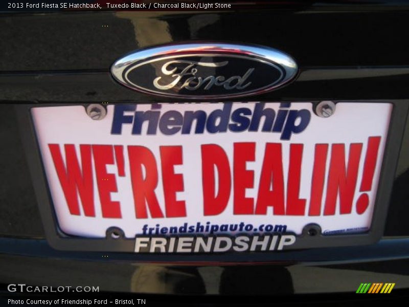 Tuxedo Black / Charcoal Black/Light Stone 2013 Ford Fiesta SE Hatchback