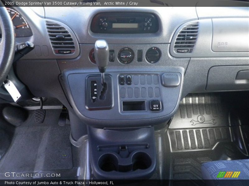 Dashboard of 2005 Sprinter Van 3500 Cutaway Moving Van