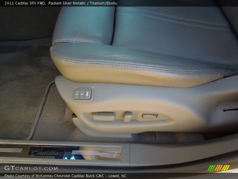 Radiant Silver Metallic / Titanium/Ebony 2011 Cadillac SRX FWD