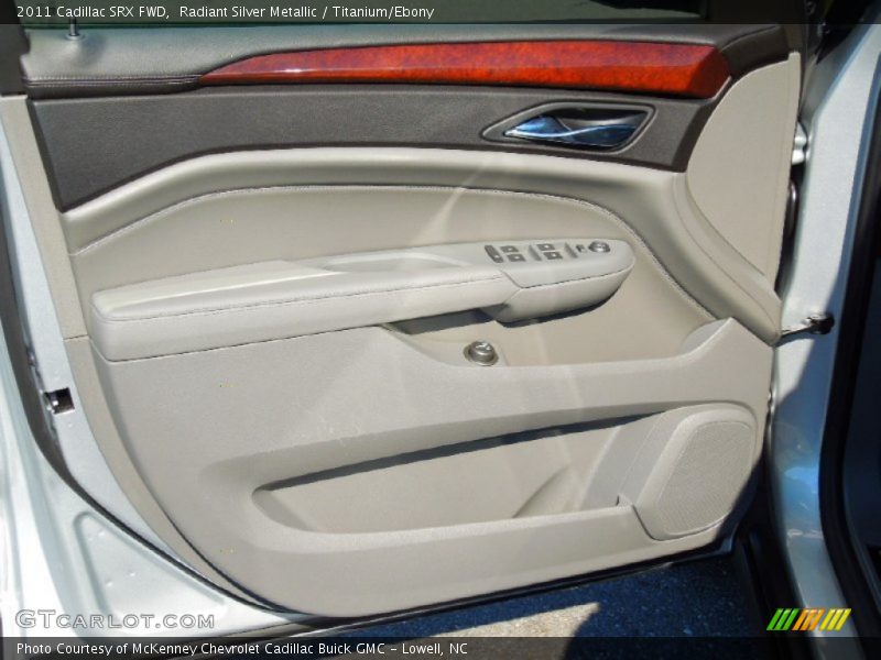 Radiant Silver Metallic / Titanium/Ebony 2011 Cadillac SRX FWD