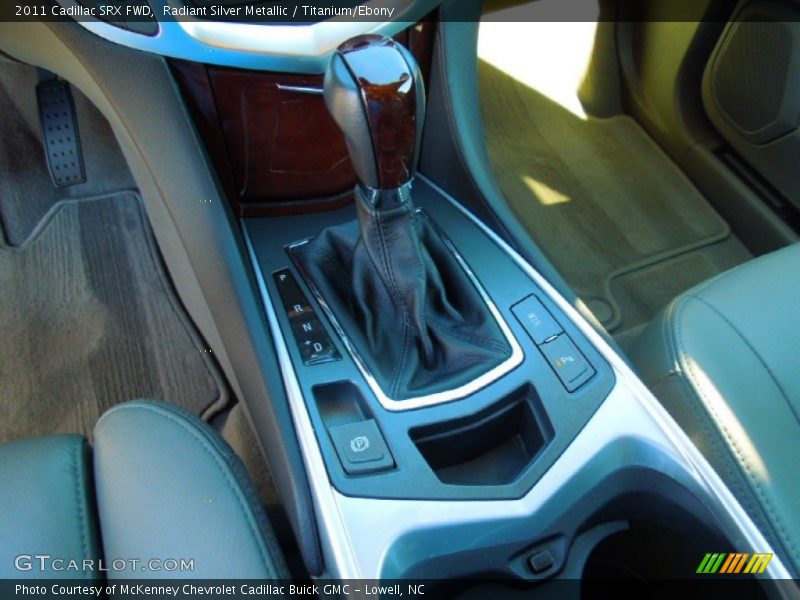 Radiant Silver Metallic / Titanium/Ebony 2011 Cadillac SRX FWD