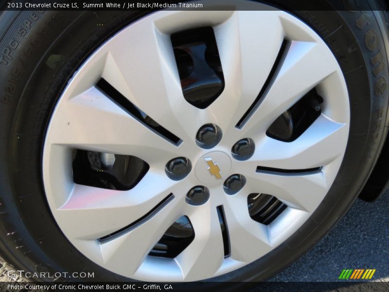 Summit White / Jet Black/Medium Titanium 2013 Chevrolet Cruze LS