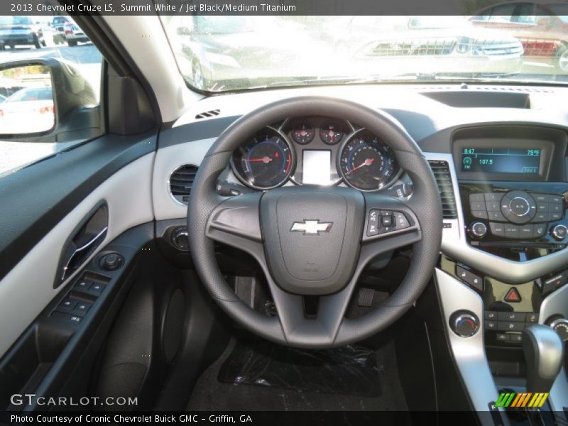 Summit White / Jet Black/Medium Titanium 2013 Chevrolet Cruze LS