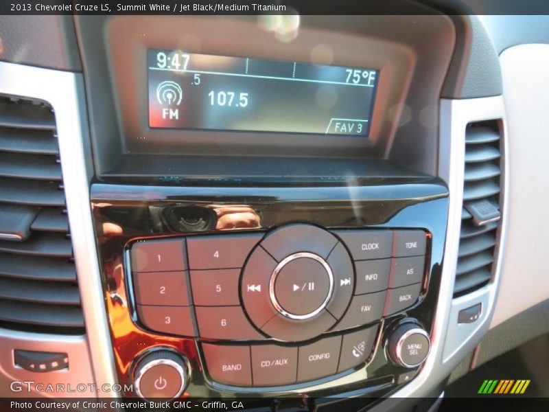 Summit White / Jet Black/Medium Titanium 2013 Chevrolet Cruze LS