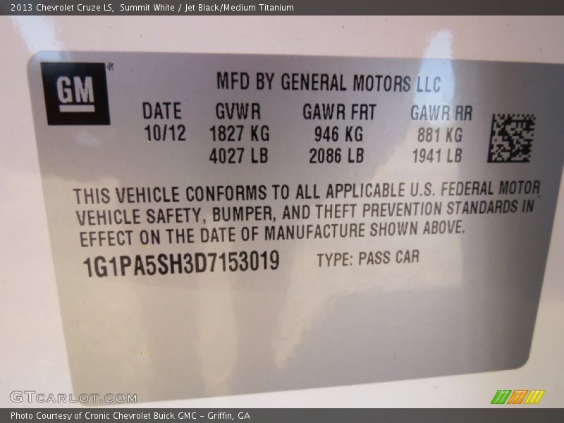 Summit White / Jet Black/Medium Titanium 2013 Chevrolet Cruze LS