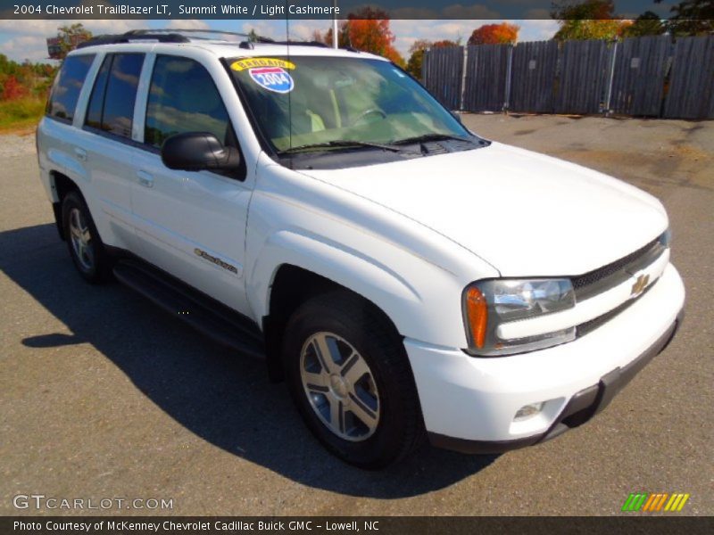 Summit White / Light Cashmere 2004 Chevrolet TrailBlazer LT