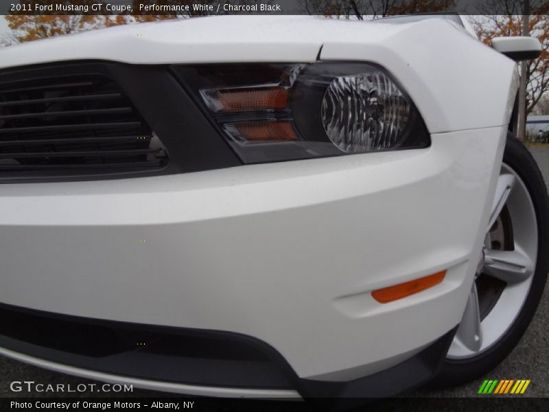 Performance White / Charcoal Black 2011 Ford Mustang GT Coupe