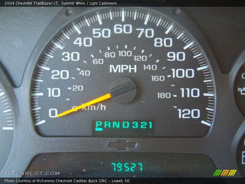 Summit White / Light Cashmere 2004 Chevrolet TrailBlazer LT