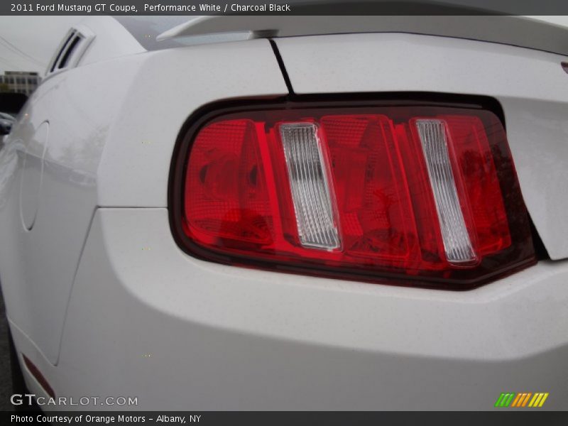 Performance White / Charcoal Black 2011 Ford Mustang GT Coupe