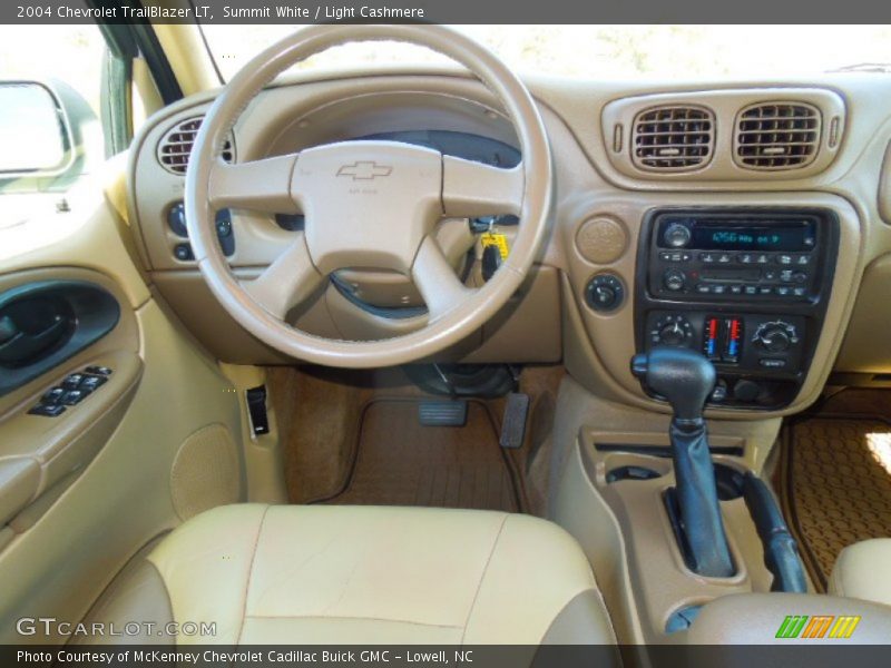 Summit White / Light Cashmere 2004 Chevrolet TrailBlazer LT