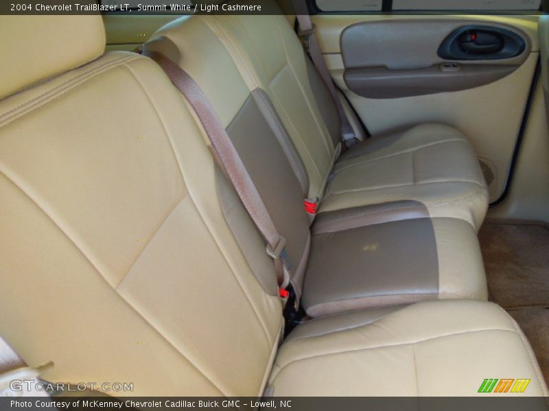 Summit White / Light Cashmere 2004 Chevrolet TrailBlazer LT