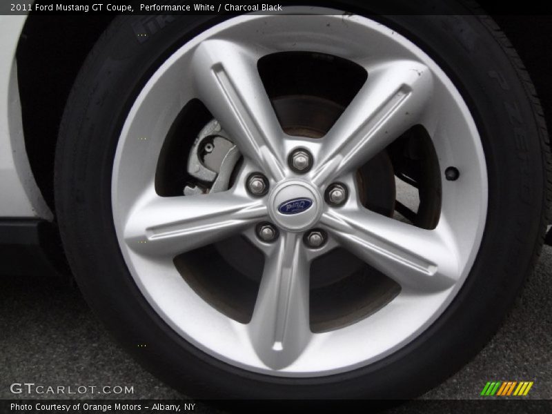 Performance White / Charcoal Black 2011 Ford Mustang GT Coupe