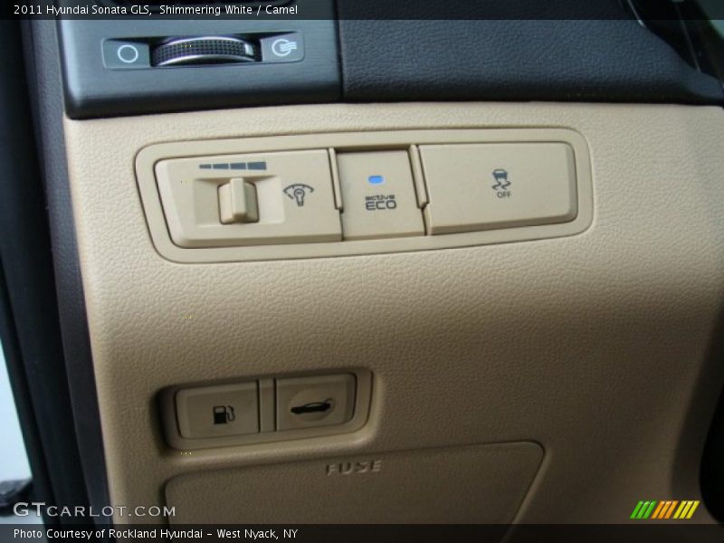 Shimmering White / Camel 2011 Hyundai Sonata GLS