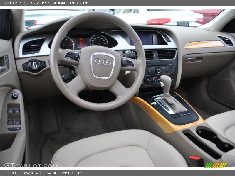Brilliant Black / Black 2010 Audi Q5 3.2 quattro