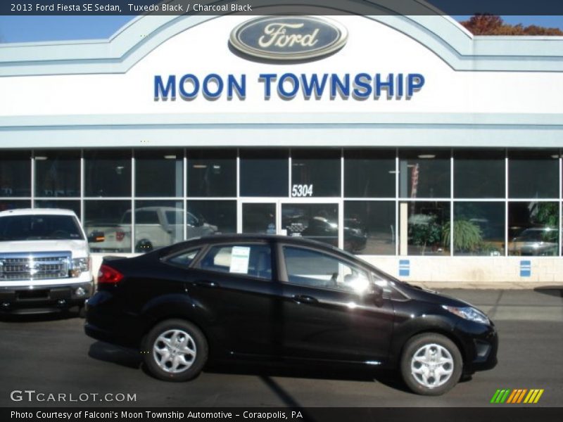 Tuxedo Black / Charcoal Black 2013 Ford Fiesta SE Sedan