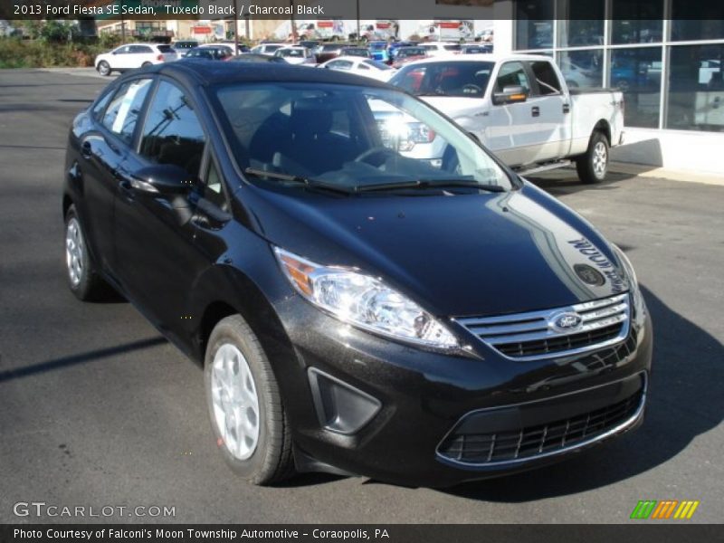 Tuxedo Black / Charcoal Black 2013 Ford Fiesta SE Sedan