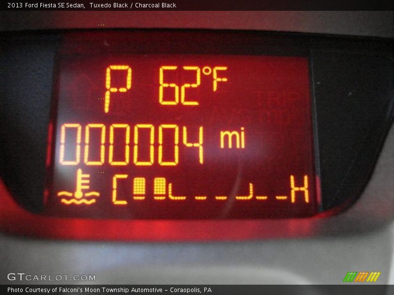 Tuxedo Black / Charcoal Black 2013 Ford Fiesta SE Sedan