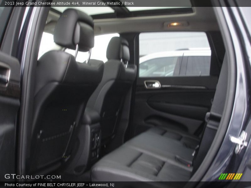 Mineral Gray Metallic / Black 2013 Jeep Grand Cherokee Altitude 4x4