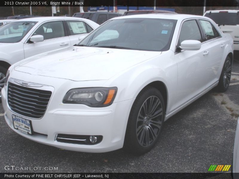 Bright White / Black 2013 Chrysler 300 S V6