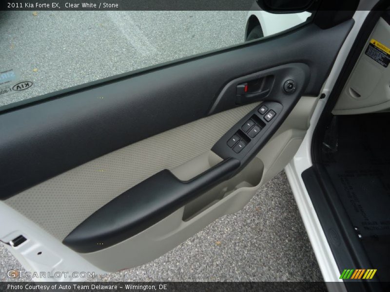 Clear White / Stone 2011 Kia Forte EX