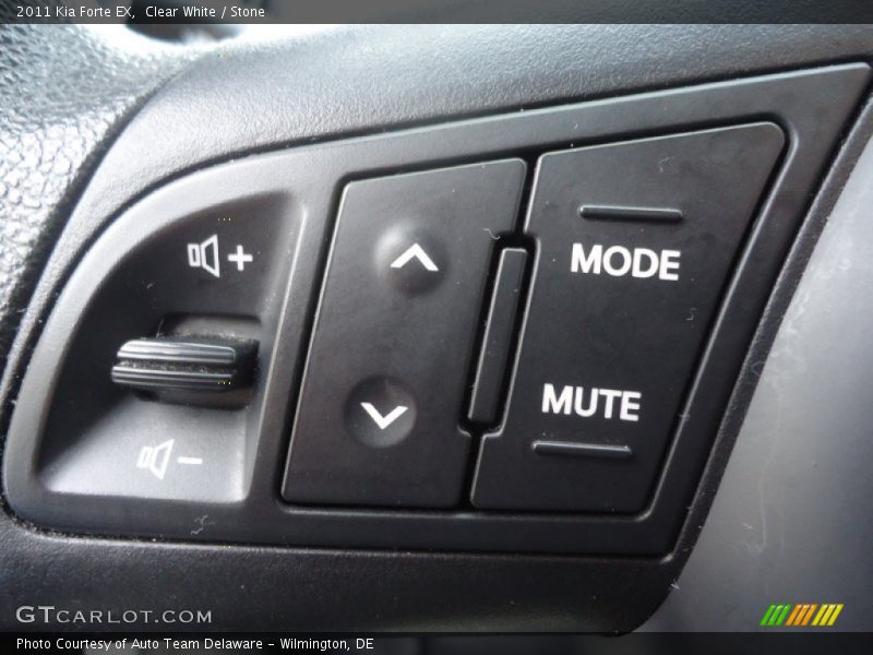Clear White / Stone 2011 Kia Forte EX