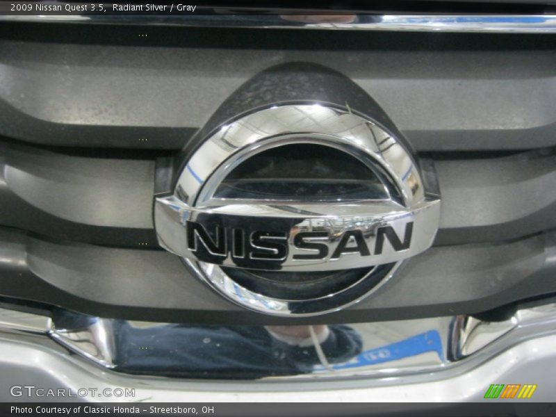 Radiant Silver / Gray 2009 Nissan Quest 3.5