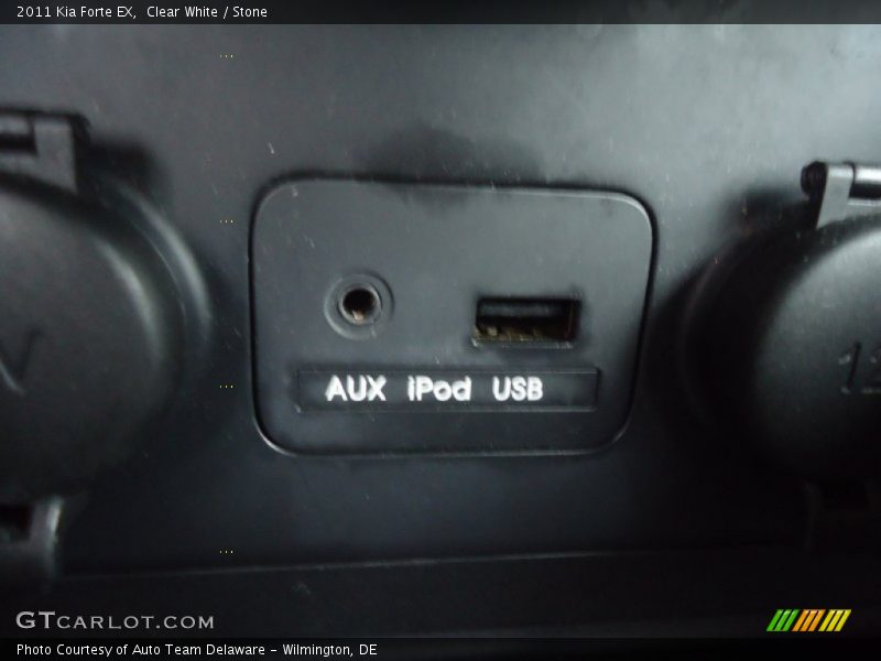 Clear White / Stone 2011 Kia Forte EX