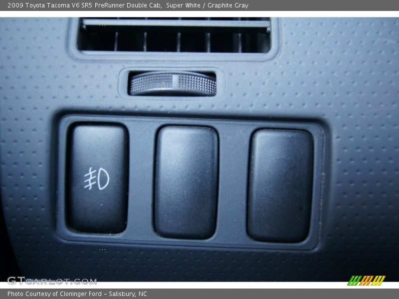 Super White / Graphite Gray 2009 Toyota Tacoma V6 SR5 PreRunner Double Cab