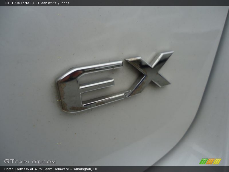 Clear White / Stone 2011 Kia Forte EX