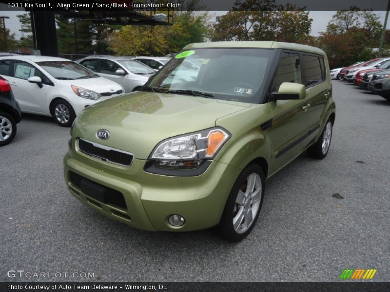 Alien Green / Sand/Black Houndstooth Cloth 2011 Kia Soul !