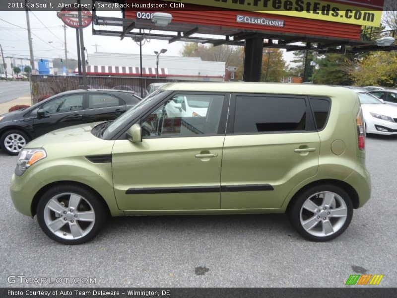 Alien Green / Sand/Black Houndstooth Cloth 2011 Kia Soul !