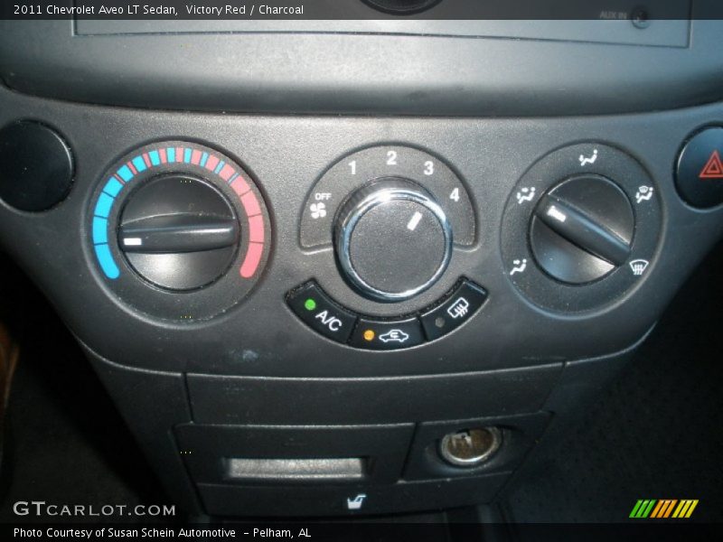 Controls of 2011 Aveo LT Sedan