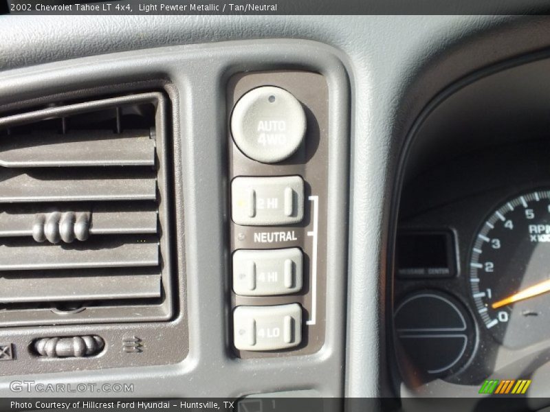 Light Pewter Metallic / Tan/Neutral 2002 Chevrolet Tahoe LT 4x4
