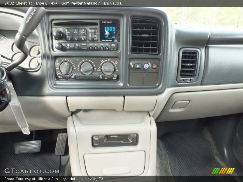 Light Pewter Metallic / Tan/Neutral 2002 Chevrolet Tahoe LT 4x4