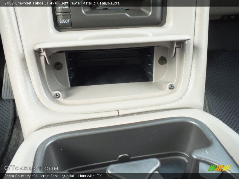 Light Pewter Metallic / Tan/Neutral 2002 Chevrolet Tahoe LT 4x4