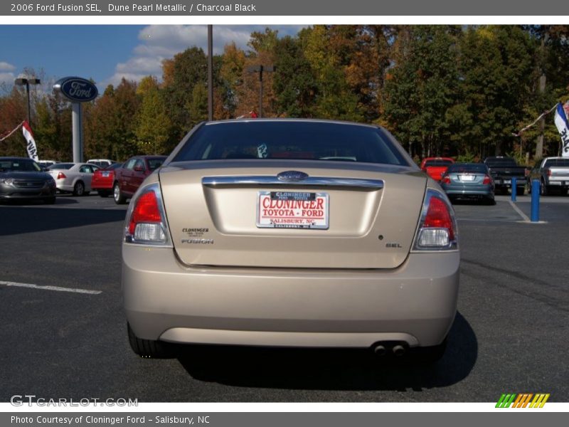 Dune Pearl Metallic / Charcoal Black 2006 Ford Fusion SEL