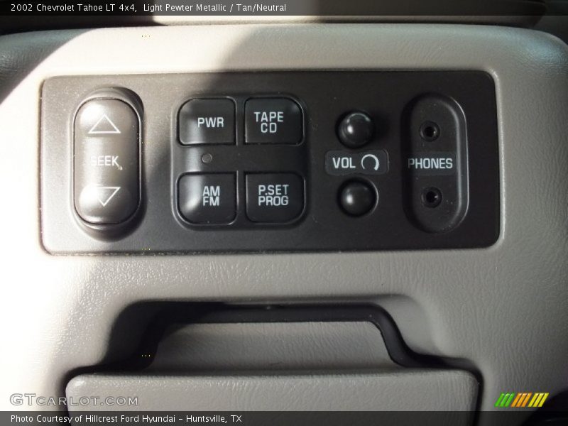 Light Pewter Metallic / Tan/Neutral 2002 Chevrolet Tahoe LT 4x4