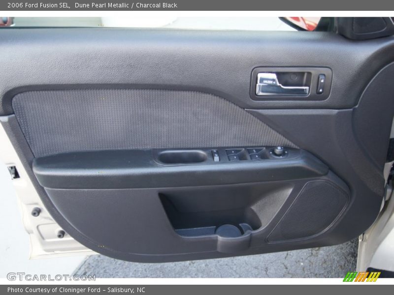 Door Panel of 2006 Fusion SEL